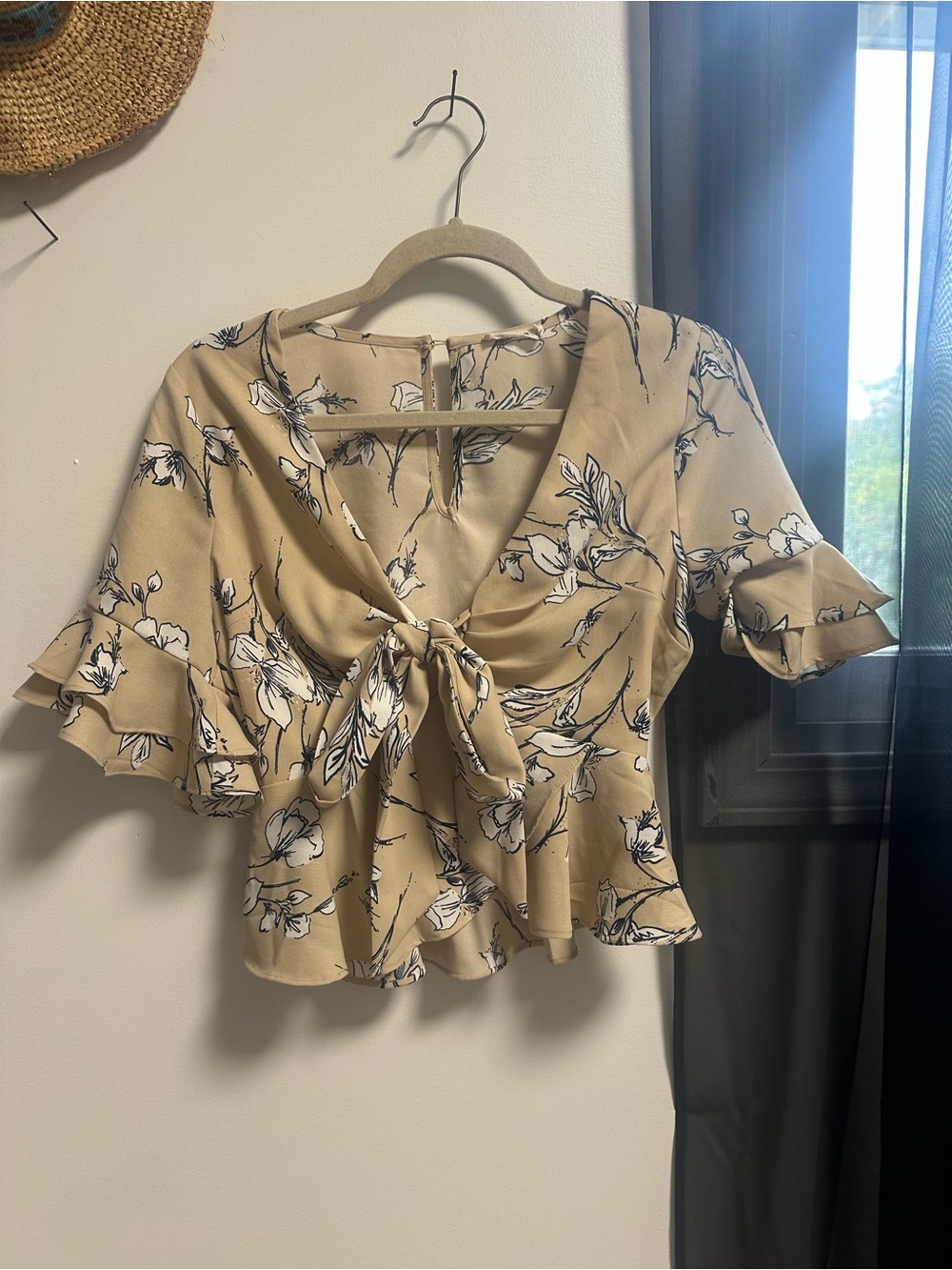 Vici Beige Floral Tie-Front Blouse